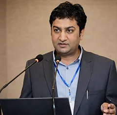 Dr. Majid Farooq
