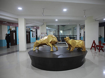 Iconic bull and bear statues LPU