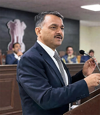 Guest lectures by Prof. Dr. Devinder Singh at LPU