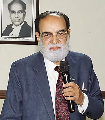 Guest lectures by Adv. Navin Kumar Jaggi at LPU